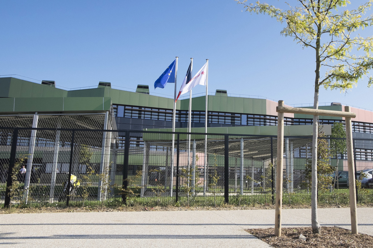 Le lycée Nelson-Mandela à Étampes (91)